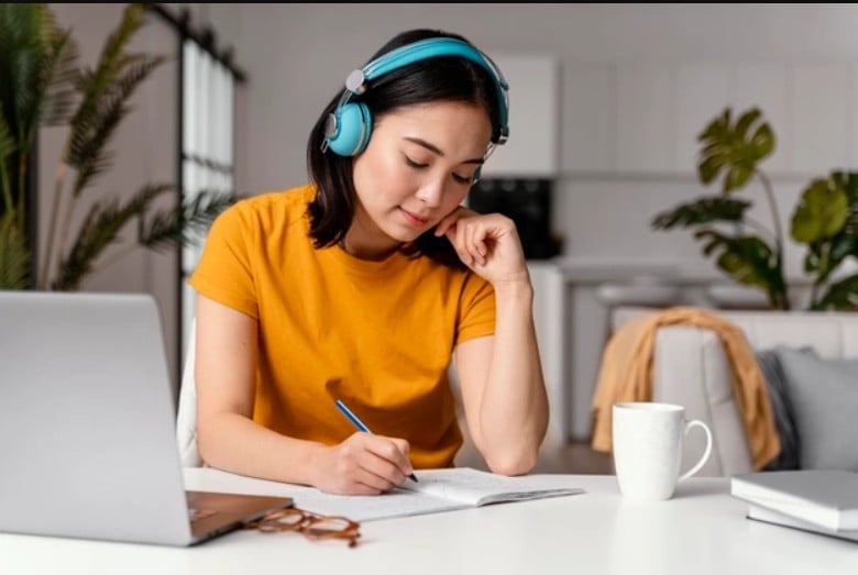 E-Teaching, Recently a Good Profession to Make Money Online
